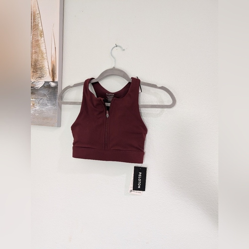 Peloton NWT Women's Burgundy Sports Bra Size XS